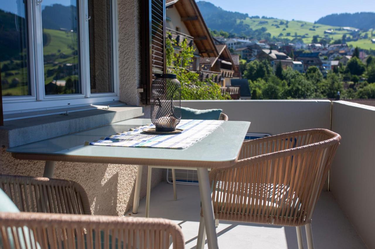 Traumhafte Sonnenresidenz Mit Berg- Und Seeblick Amden Bagian luar foto